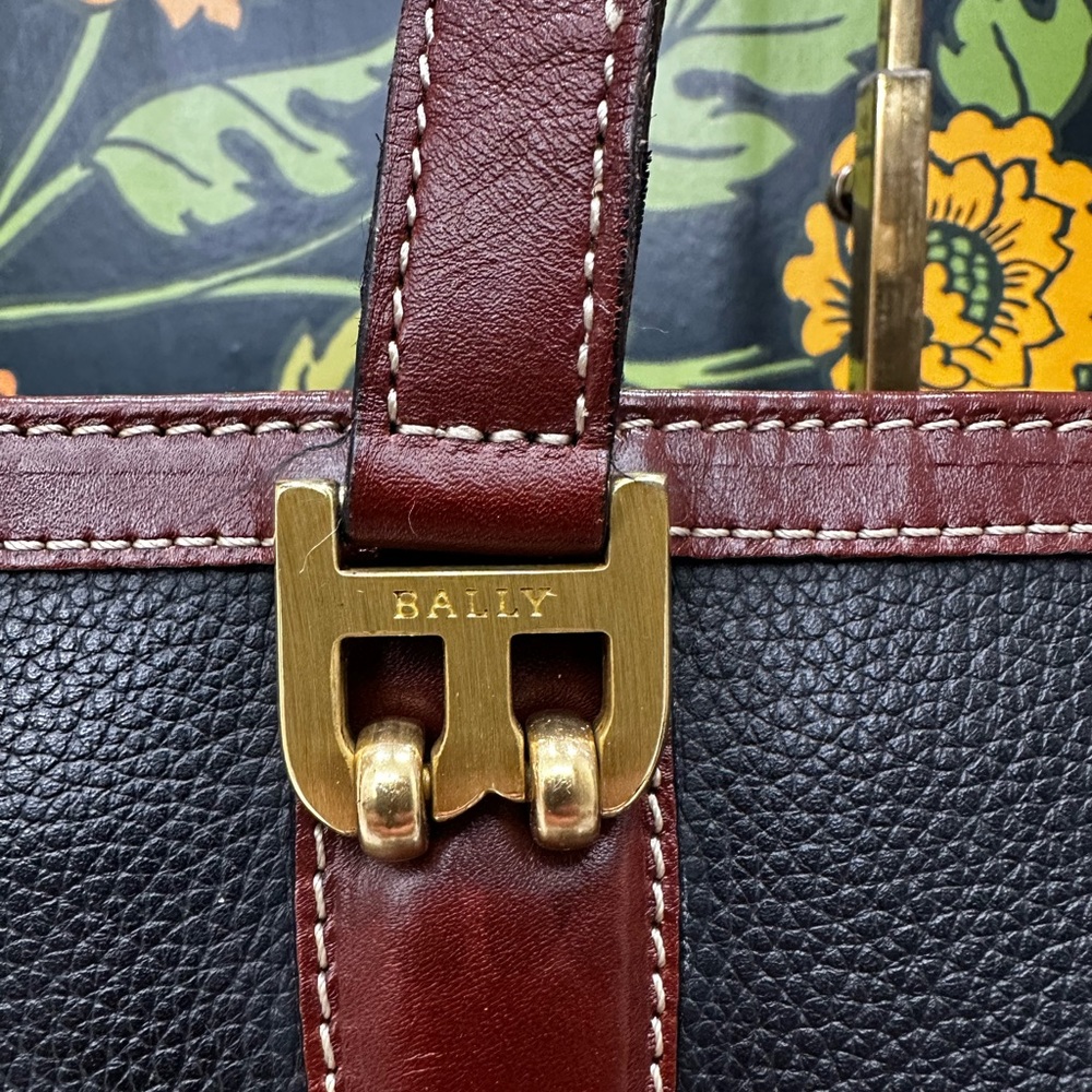 Sold live! Vintage Bally Black Pebbled Leather Large Zippered Tote with Dust Bag - Picture 8 of 15